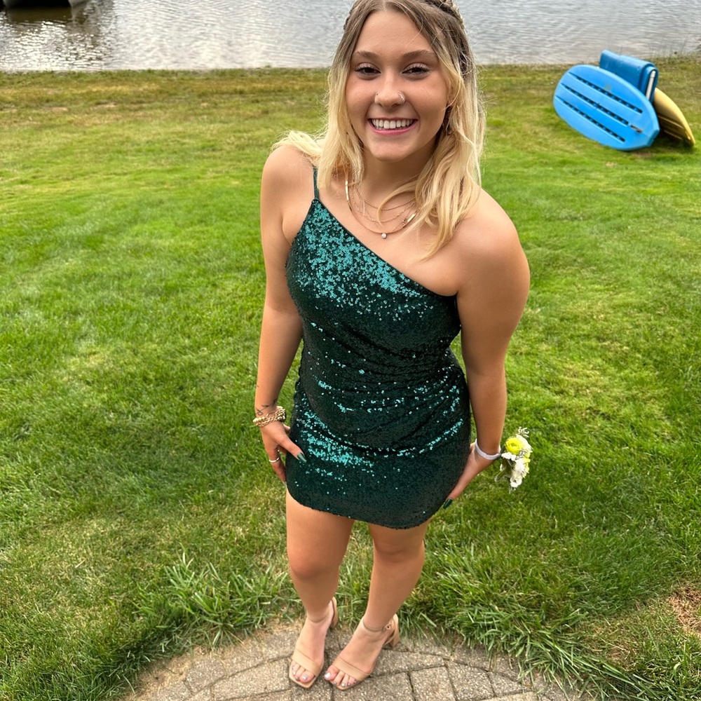 green dress 1 strap